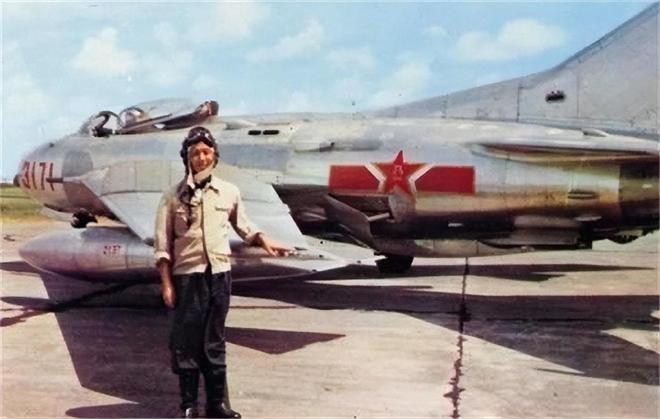 中国空军成立时间的辉煌历程，回顾与前瞻，中国空军成立历程，辉煌回顾与前瞻展望