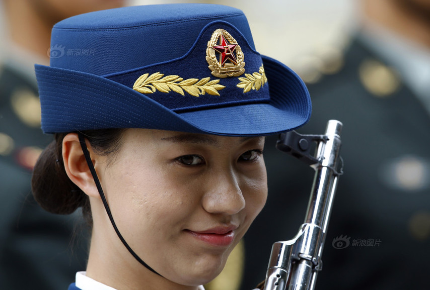 三军仪仗队中的程诚军花,程诚军花在三军仪仗队中的风采