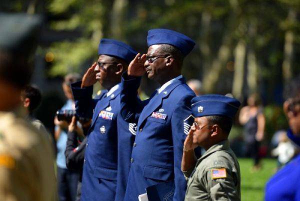 空军飞行员父母待遇详解,空军飞行员父母待遇全面解析