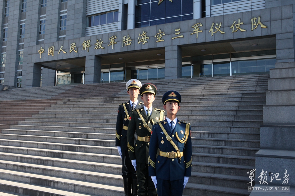 三军仪仗队报告词视频，荣耀与传承的展现，三军仪仗队报告词视频，荣耀传承的壮丽展示