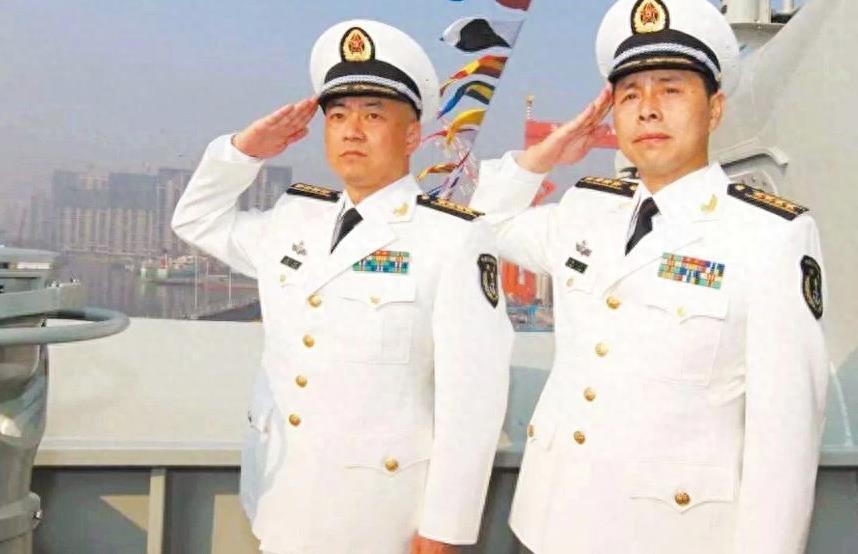 辽宁舰第一任舰长履历，辽宁舰第一任舰长履历揭秘