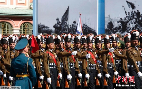 三军仪仗队亮相红场——彰显国威与军威，三军仪仗队亮相红场，展现国威军威的壮丽风采