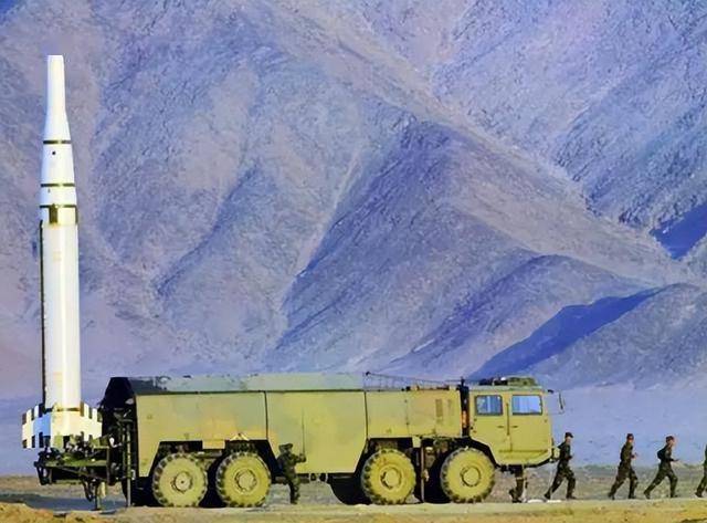 东风15射程，揭示中国战略导弹的神秘面纱，东风15导弹射程揭秘，中国战略导弹的神秘面纱之下