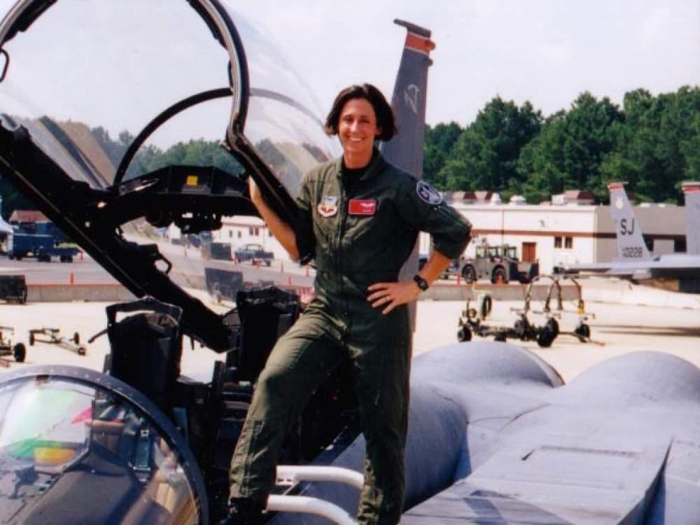 中国空军飞行员衣服图片,历史、设计及其意义,中国空军飞行员制服,历史、设计与意义全解析