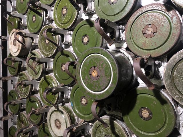 航母排水量解析,多少吨水?,航母排水量深度解析,究竟能排多少吨水?