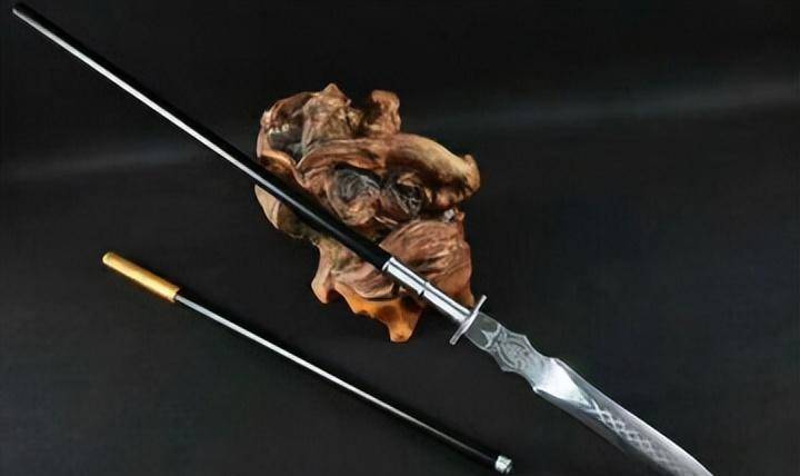 武器图片中的霸气长枪,历史与艺术的完美结合,霸气长枪,历史与艺术的武器图片完美融合展现风采