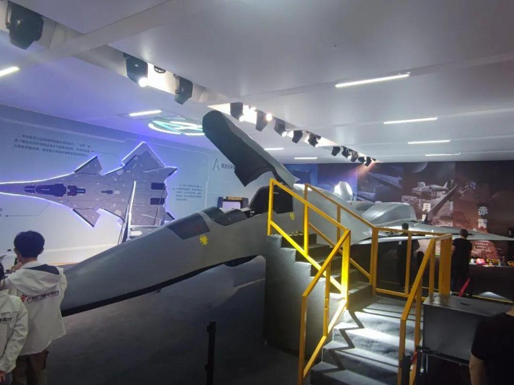 中央军事频道下的中国战机,翱翔蓝天,展现国防力量,中央军事频道揭秘,中国战机翱翔蓝天,国防力量震撼展现