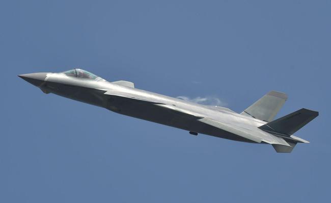 歼击机歼-20的腹鳍设计，解读其背后的技术逻辑与优势，歼-20腹鳍设计深度解析，技术逻辑与优势探讨