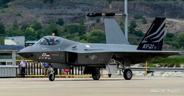 歼8战斗机最大升限深度解析，歼8战斗机最大升限深度探讨