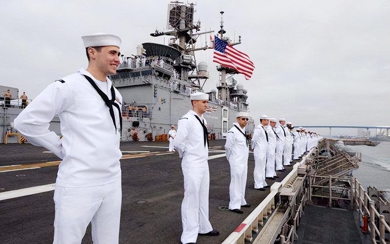 中国第三艘航母，迈向海洋强国的坚实步伐，中国第三艘航母，迈向海洋强国的坚定步伐