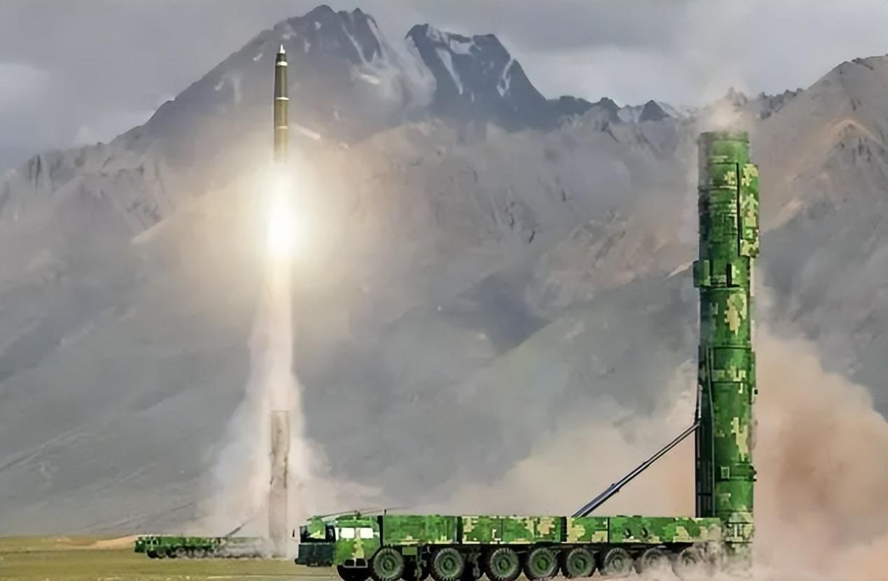 揭秘东风-41导弹的飞行高度，技术与战略视角的探讨，东风-41导弹飞行高度揭秘，技术与战略深度探讨