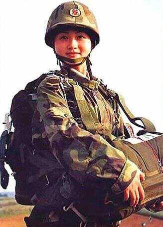 中国女兵的照片,展现力量与荣耀,中国女兵风采,力量与荣耀的展现