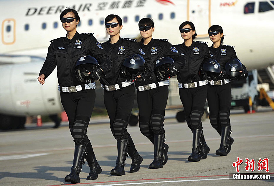 国宾护卫队与婚礼的庄严仪式，结婚中的非凡荣耀，国宾护卫队见证婚礼庄严仪式，非凡荣耀闪耀人生巅峰