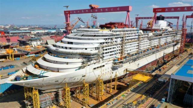 中国航母的体型究竟有多大?探究中国航母的雄伟壮观与实力展现,中国航母的雄伟体型与实力展现探究