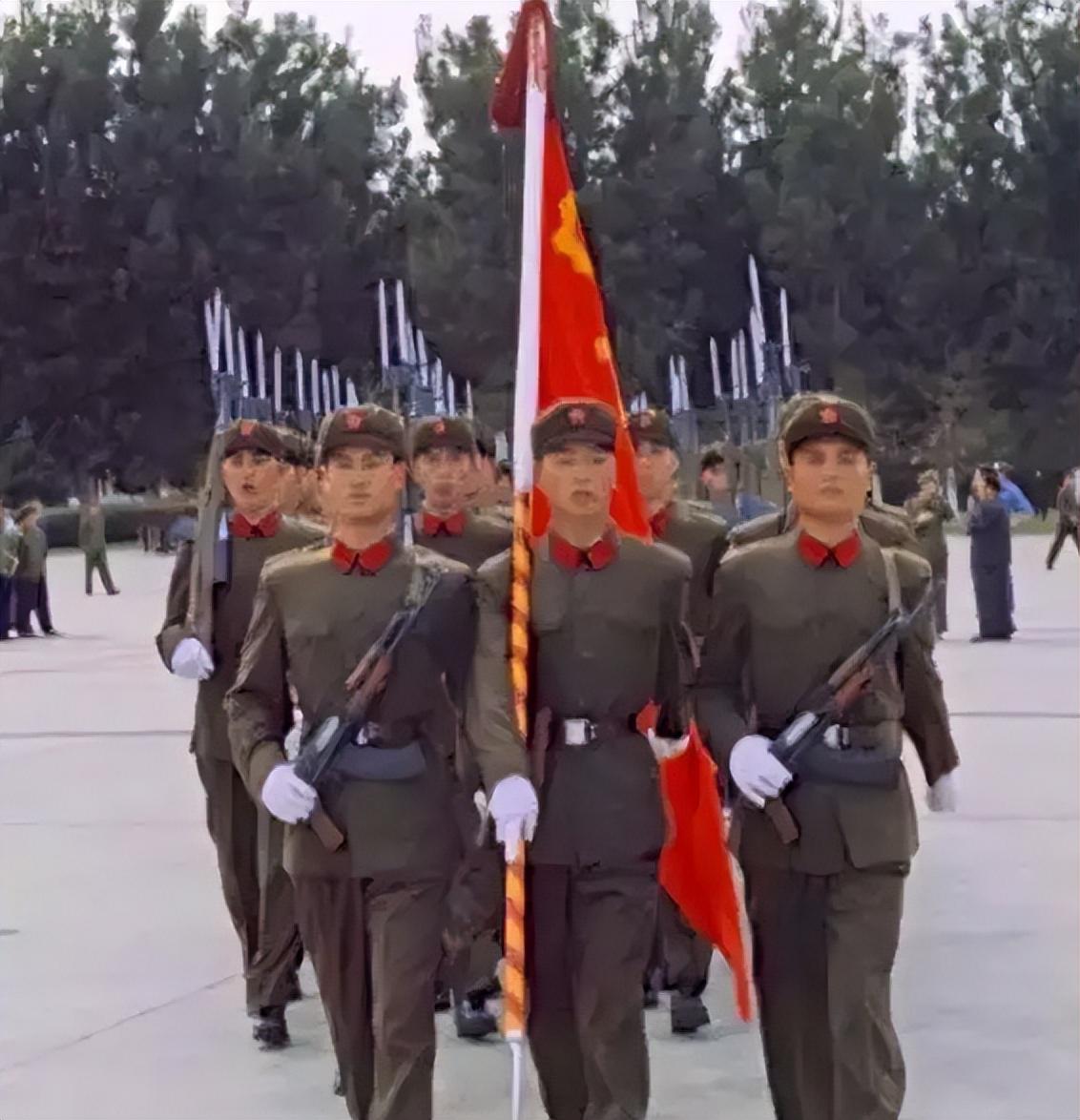 中国人民解放军火箭军军服，荣耀与力量的象征，中国人民解放军火箭军军服，荣耀与力量的标志