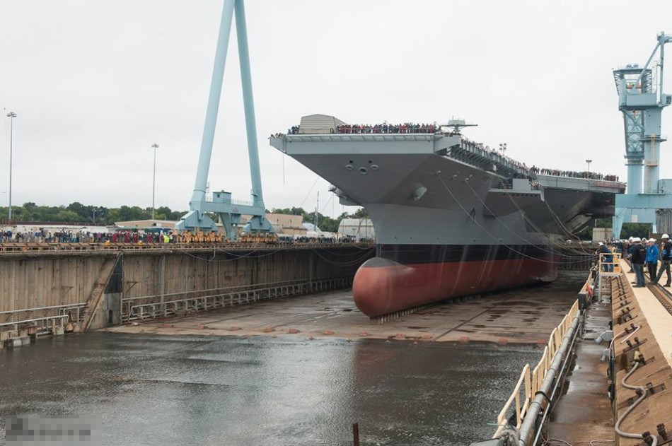 福特号航空母舰下水视频,揭示强大实力与未来展望,福特号航空母舰下水视频揭秘,超强战力与未来展望