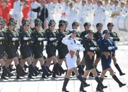 荣耀与力量，走进2019年女兵方队的世界，荣耀与力量，女兵方队走进2019年风采展