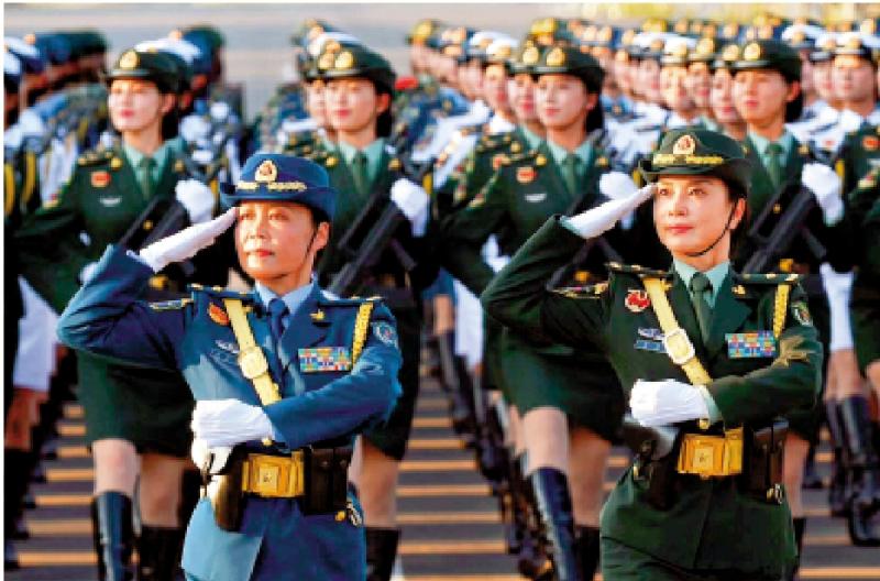 荣耀与力量,走进2019年女兵方队的世界,荣耀与力量,女兵方队走进2019年风采展