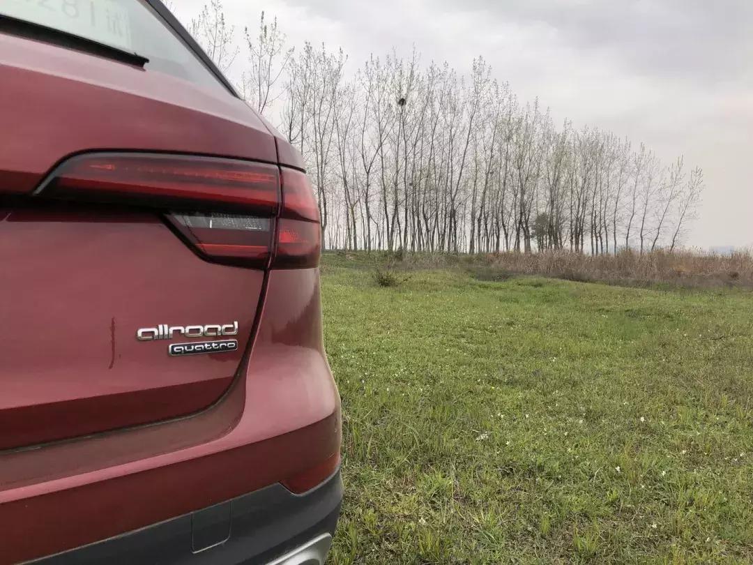 用A4纸折一架战斗机，探索纸艺与想象力的结合，纸艺创意，A4纸折战斗机，探索纸艺与想象力的无限可能