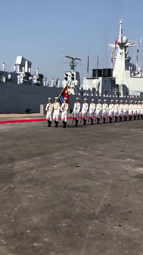 纪念海军阅兵盛典，回顾历史，展望未来——以海军阅兵图片为视角，海军阅兵盛典回顾与展望，历史图片视角下的纪念与展望