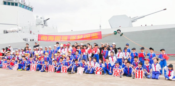 海军节演讲，荣耀与担当，海军节演讲，荣耀与担当的双重奏——致敬海军力量