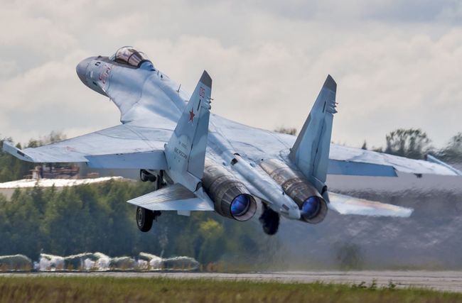 中国歼-12战斗机的最大时速,中国歼-12战斗机最大时速揭秘