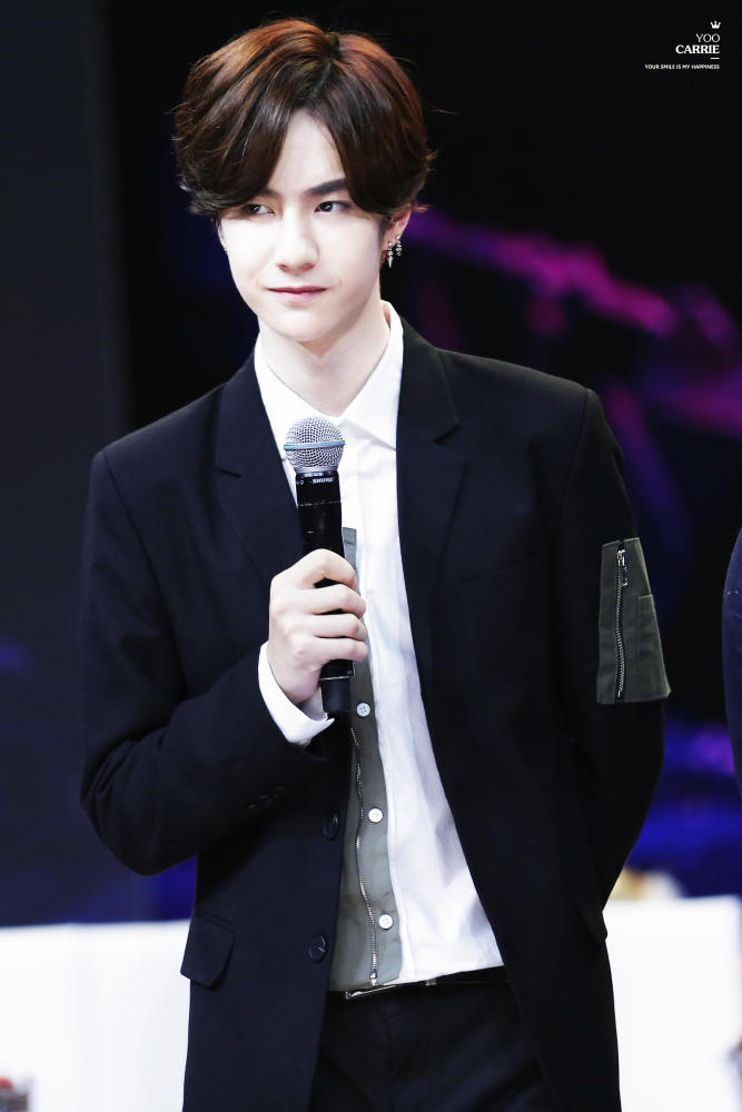 白小姐、王中王与一肖的传奇故事，白小姐、王中王与一肖的传奇之旅