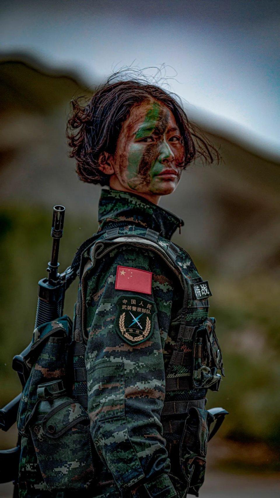 中国特战女兵照片，展现女性力量与荣耀，中国特战女兵照片，展现女性力量与荣耀的辉煌瞬间