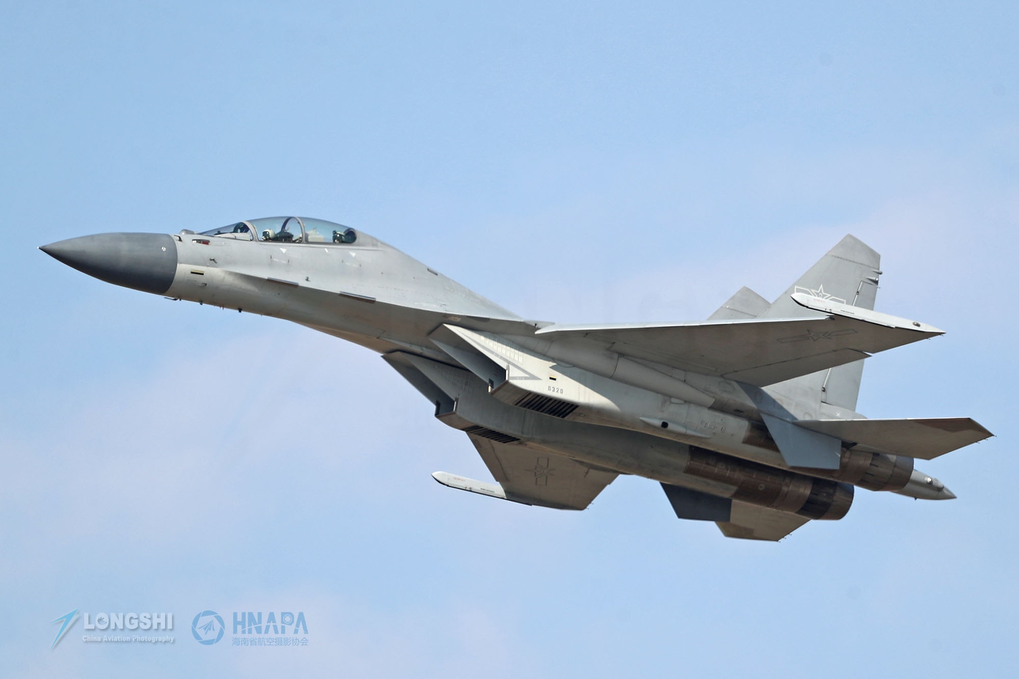 国产歼-16新锐重型战斗机飞行，探索与前瞻，国产歼-16重型战斗机的飞行探索与前瞻