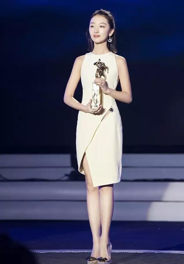 新澳门四肖期期中特预测准确率深度解析，澳门四肖期期预测准确率深度解析报告