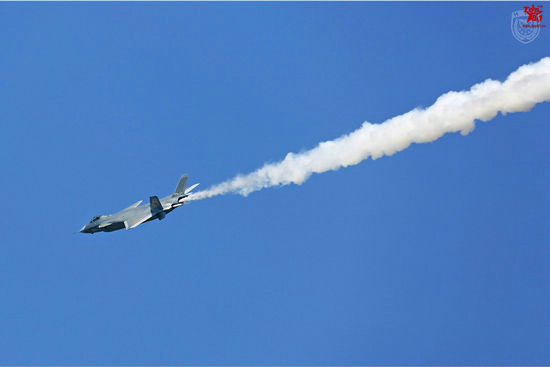 中国空军装备的第四代隐身战斗机，力量与智慧的完美结合，中国空军第四代隐身战斗机，力量与智慧的巅峰结合