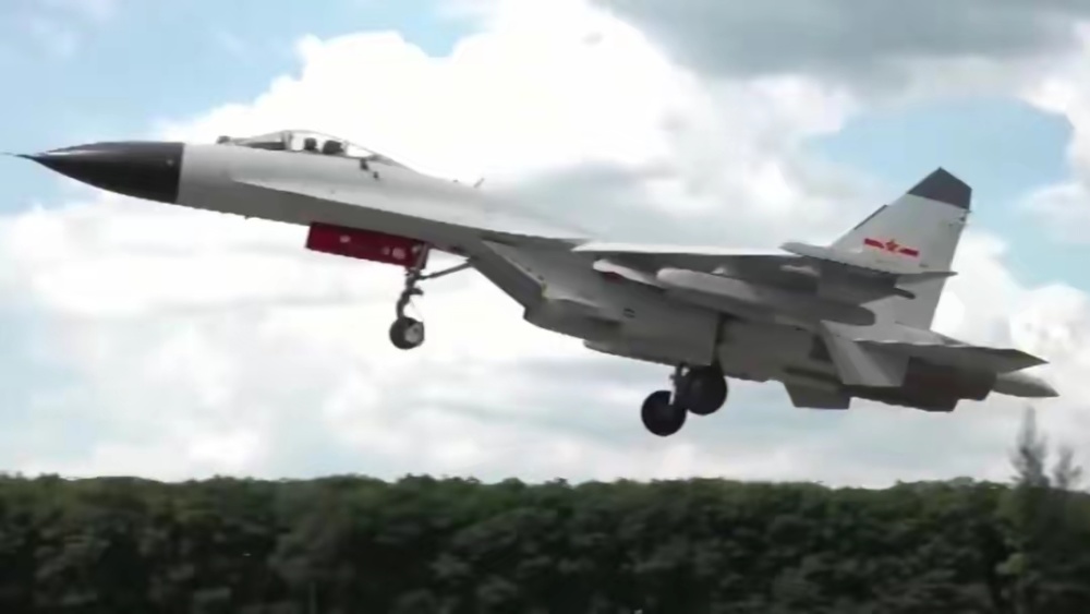 歼-16新一代战斗机,翱翔天际的国之骄傲,歼-16新一代战斗机,国之骄傲,翱翔天际的辉煌战鹰