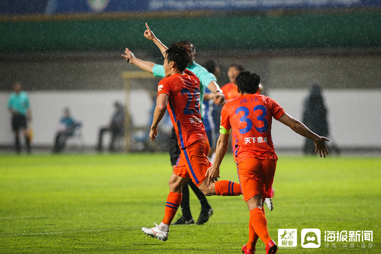 王中王，一马当先，期期准胜的传奇，传奇再现，王中王一骑绝尘，期期必胜的赛场霸主