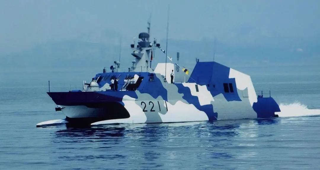 揭秘中国海军的骄傲,022导弹快艇的速度与威力,中国海军的骄傲,揭秘022导弹快艇的速度与威力