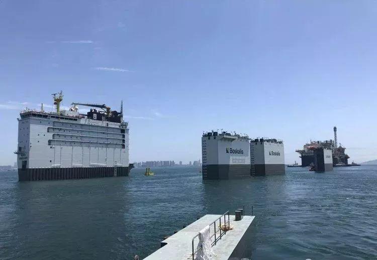 半潜船的工作职责与应用领域探讨,半潜船的工作职责及应用领域解析