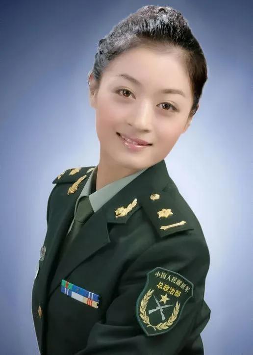 中国人民解放军女兵图片，展现力量与荣耀，中国人民解放军女兵风采，力量与荣耀的展现