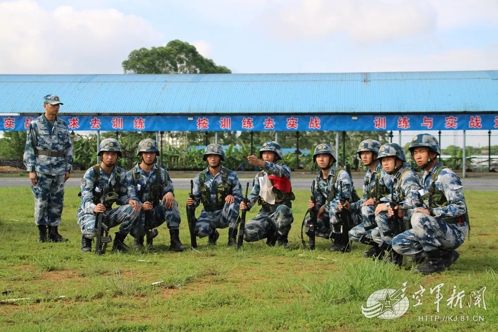 空降兵第十五军,揭秘其级别与荣耀,揭秘空降兵第十五军的级别与荣耀历程