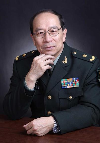 军事频道主持人的军衔，职责、等级与荣誉象征，军事频道主持人，军衔、职责、等级与荣誉的象征解读