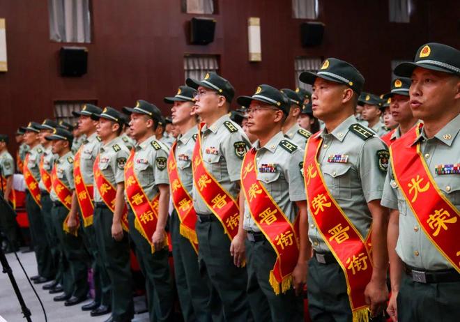 集团军表彰,荣耀与责任的交响,集团军表彰盛典,荣耀与责任的共鸣乐章