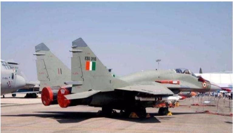 歼-16战机配备十枚空对空导弹，空中力量的新标杆，歼-16战机十枚空对空导弹配置，空中力量新标杆亮相