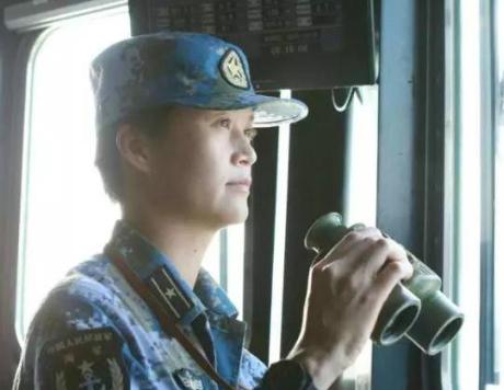 第一任舰长，荣耀与使命的承载者，第一任舰长，荣耀与使命的领航者