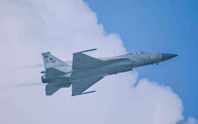 枭龙01号原型机,探索中国航空工业的里程碑,枭龙01号原型机,中国航空工业发展的里程碑