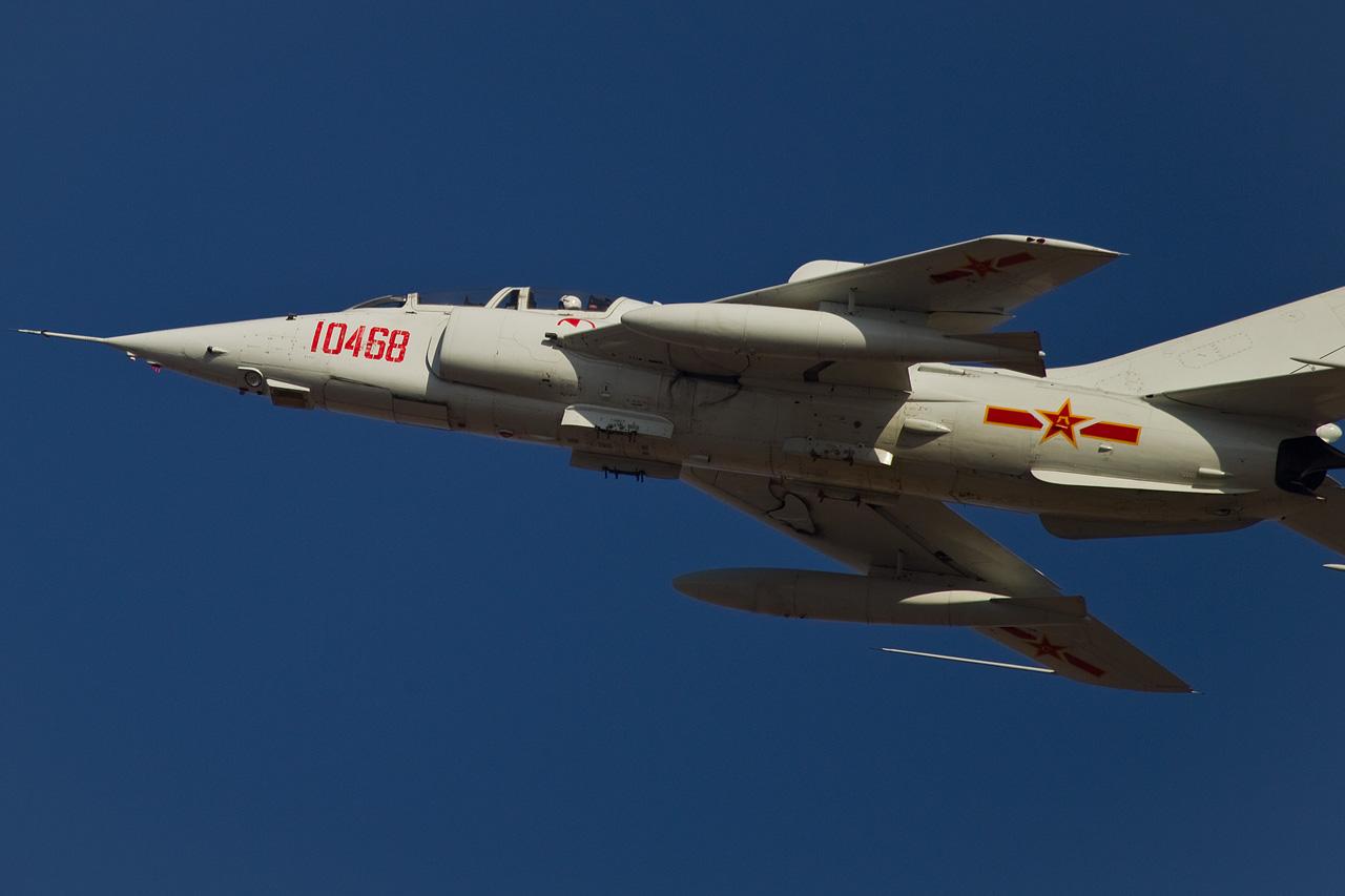 强5攻击机飞行视频，历史与技术的交织展现，强5攻击机，历史与技术的翱翔展现