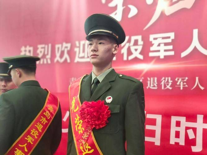 退役军官,荣耀与担当,退役军官,荣耀与担当的交织之路