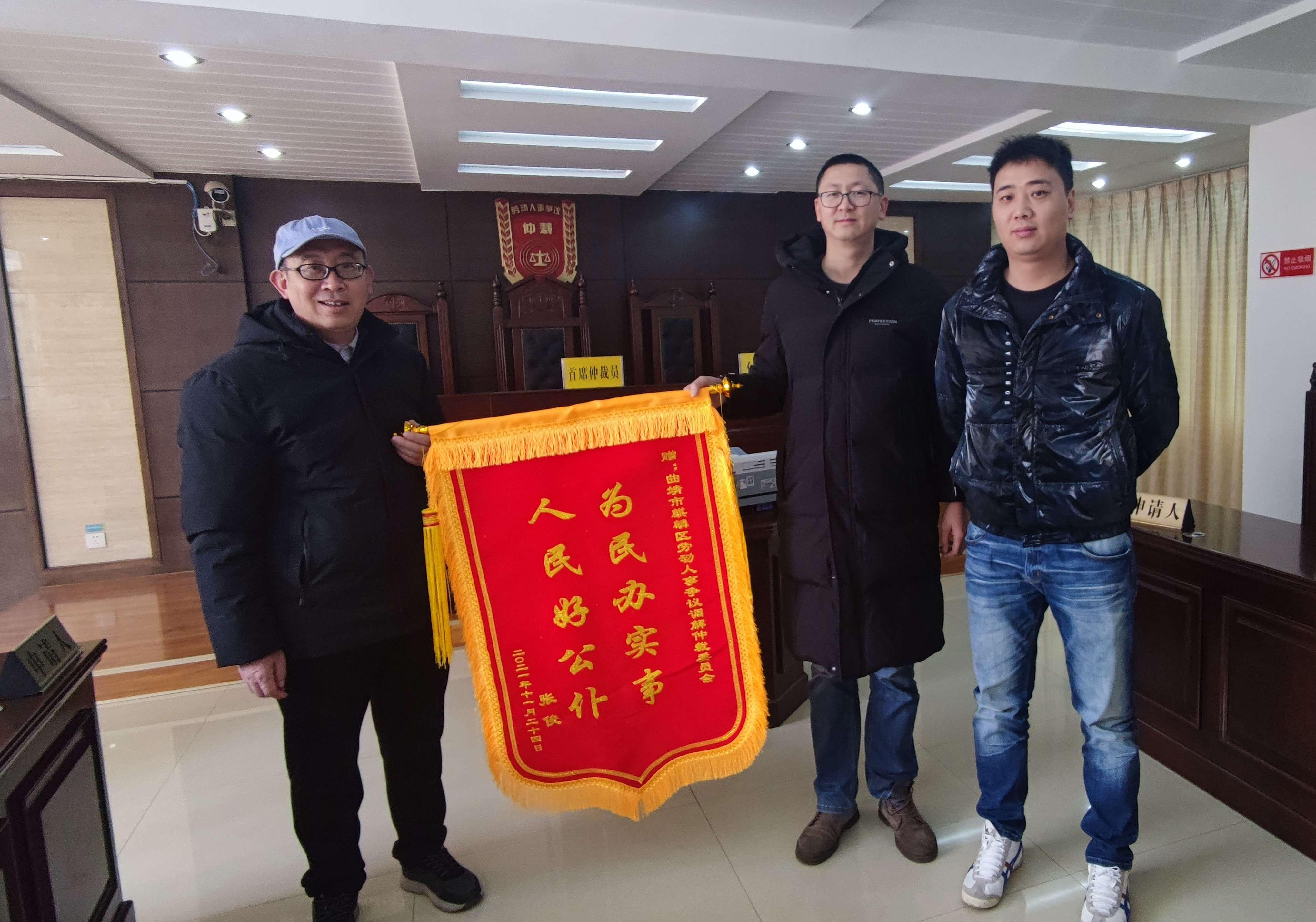 一级八一勋章工资高吗，解析勋章与工资之间的关系，八一勋章与工资水平解析，勋章荣誉背后的待遇如何？