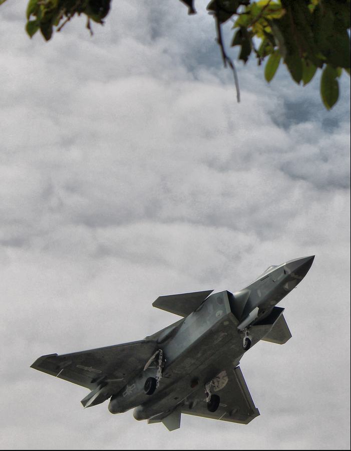 歼-18二次试飞成功，中国航空工业的骄傲时刻，歼-18二次试飞成功，中国航空工业的荣耀时刻