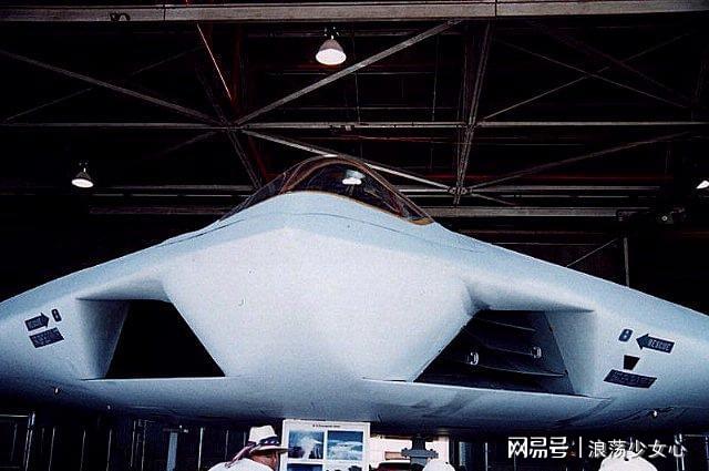 A-12复仇者攻击机的传奇故事，A-12复仇者攻击机的传奇之旅