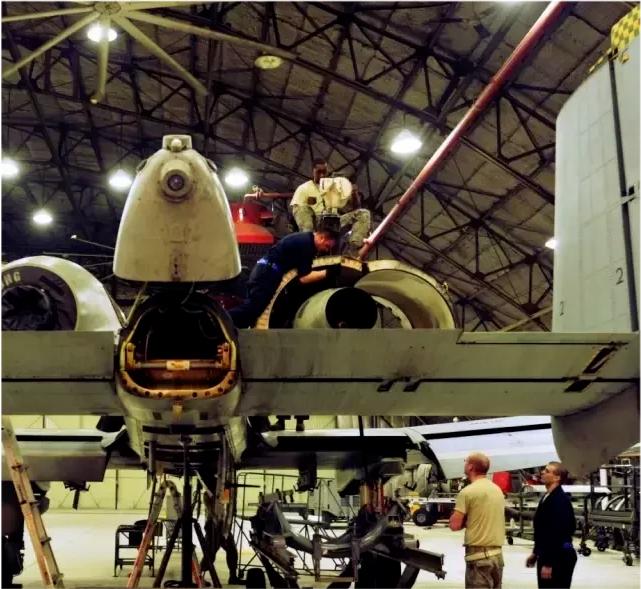 A-10攻击机的维护成本分析，高还是不高？，A-10攻击机维护成本解析，高昂与否的探讨