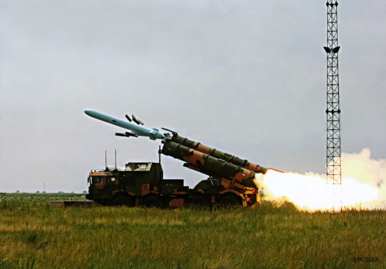 鹰击18导弹,揭示其神秘面纱,鹰击18导弹,揭秘神秘面纱