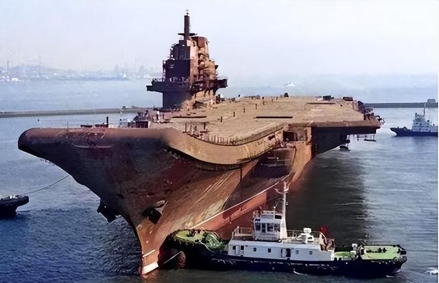 中国第一艘航母